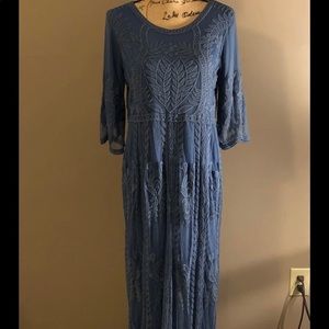 Lace maxi dress